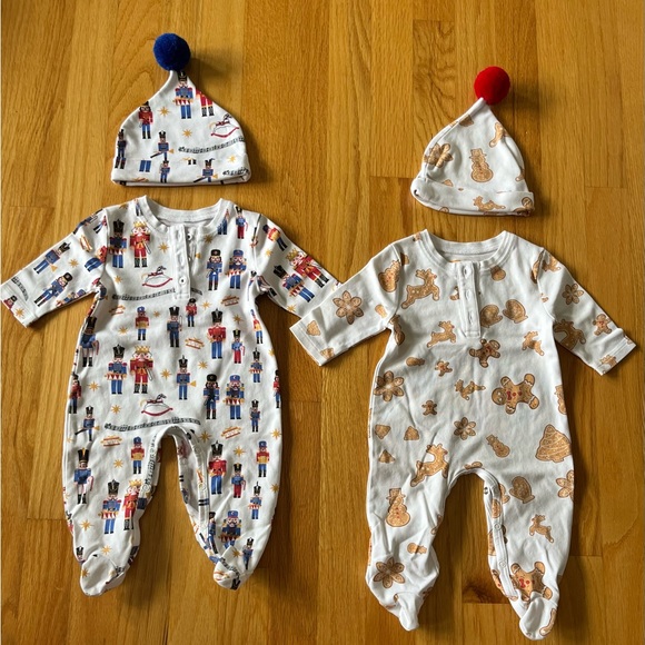Petidoux Christmas Outfits w. Hats